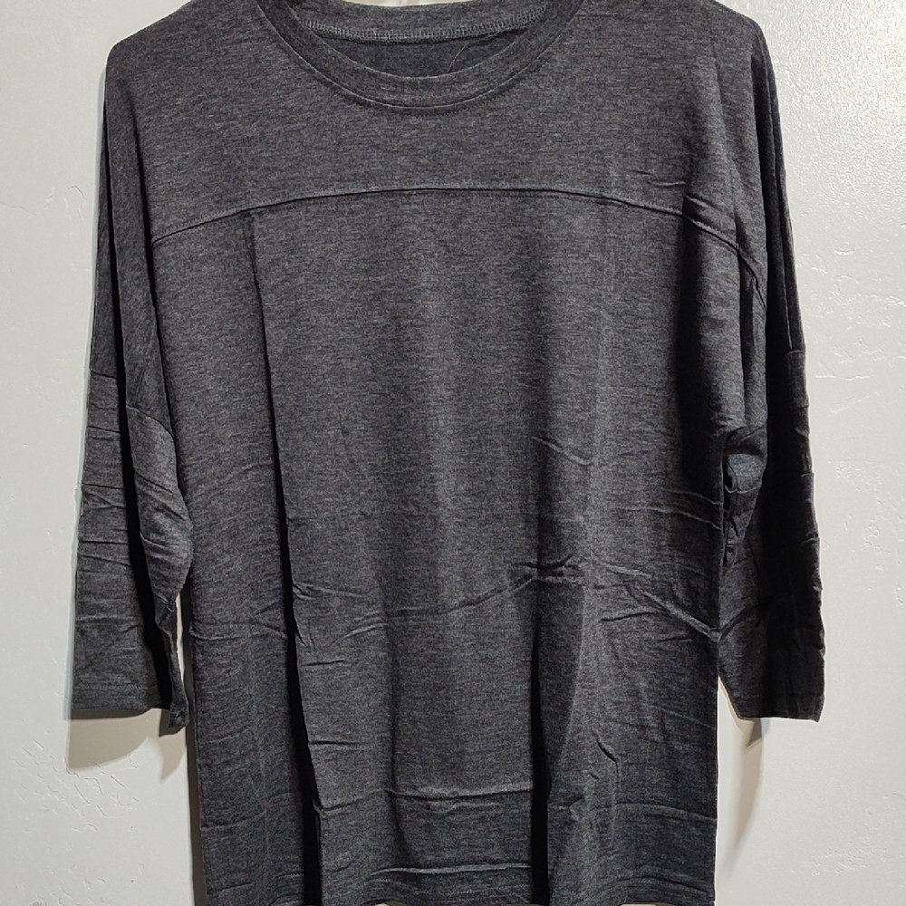 Gray 3/4 Sleeve Top, New With Tags, Size Xl